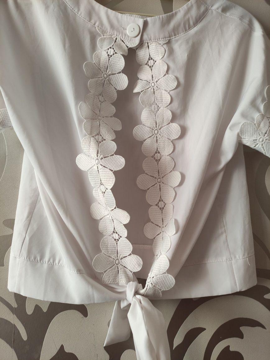 Блуза з відкритою спинкою
