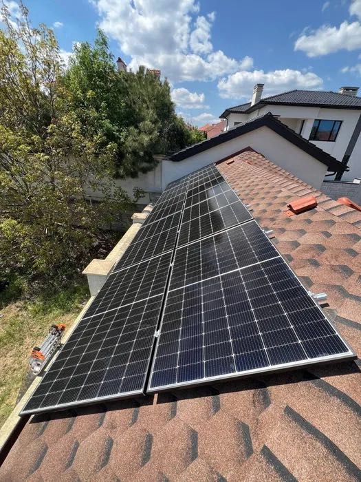 Монтаж будівництво сонячної електростанції СЕС сонячних панелей