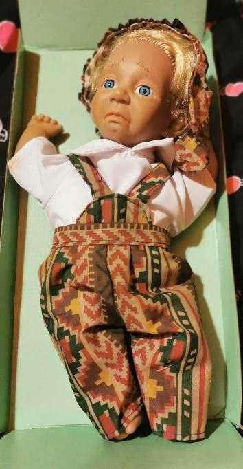 Lalka kolekcjonerska z minką