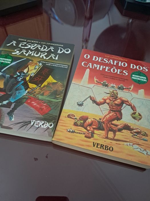 Vendo dois livros fantásticos
