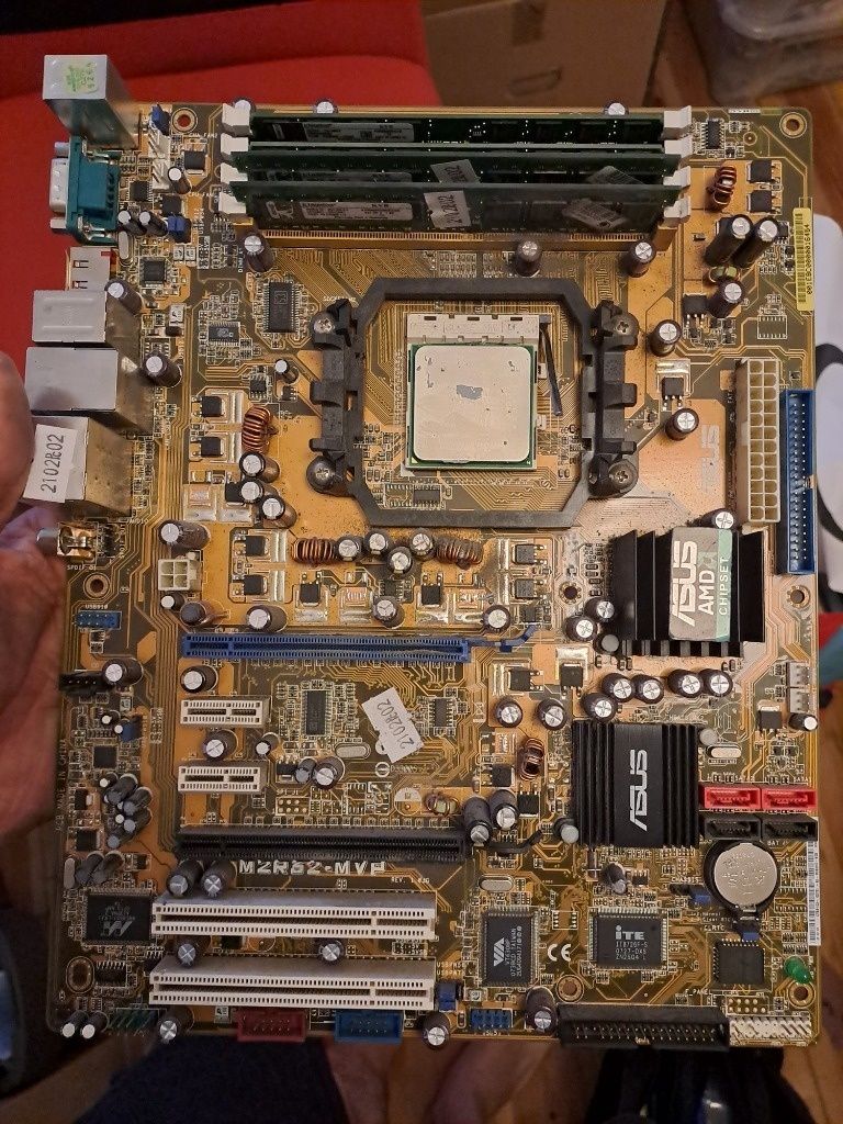 płyta główna M2R32-MVP, procesor AMD athlon x2 wen