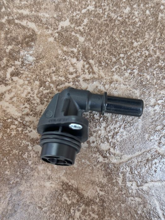 Штуцер вакумного насоса Jeep Compass 2017 18 19 20 21 22 23