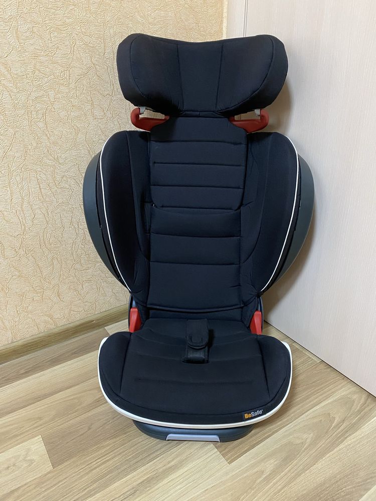Автокресло BeSafe iZi Flex Fix i-Size з 3 до 12 років група 2/3