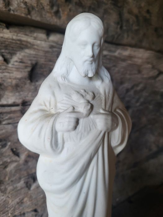 Biskwit biała figurka Pan Jezus Najświętsze Serce