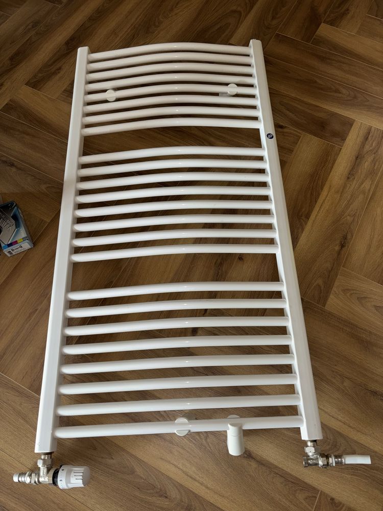 Kaloryfer nowy biały