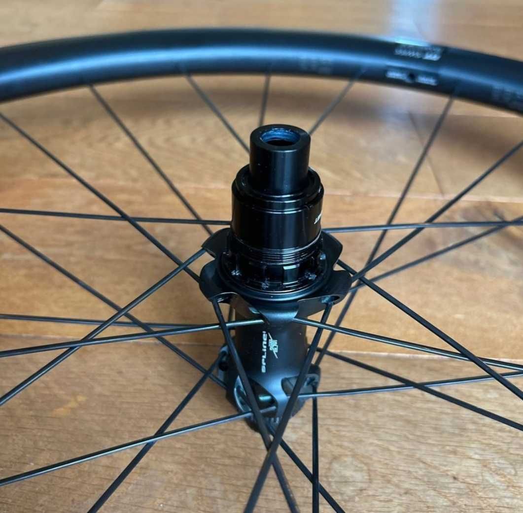 Conjunto de rodas DT Swiss GRC1400 Disc 42 LRS SRAM Gravel