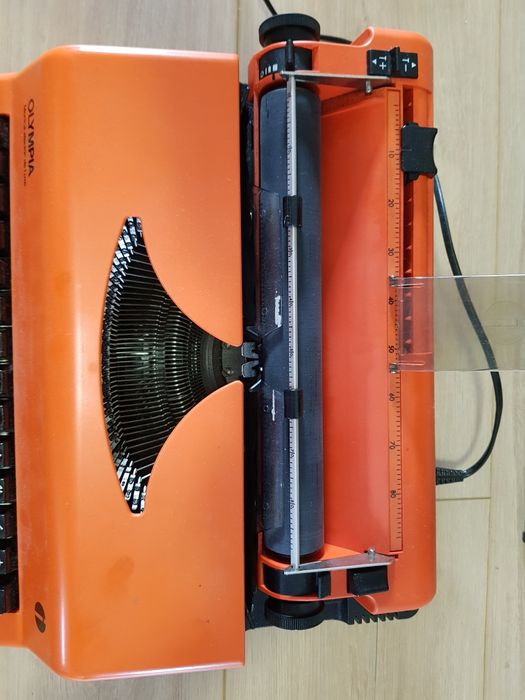 Maszyna do pisania elektryczna Olympia Monica Electric de Luxe sprawna