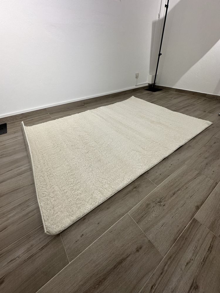 Carpete/Tapete branco novo