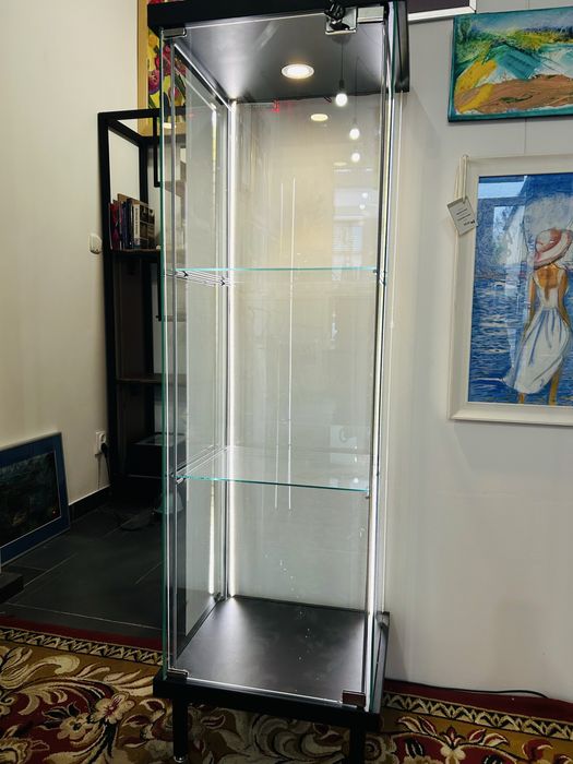 Gablota witryna szklana, ikea, 2 szt, oświetlenie led.