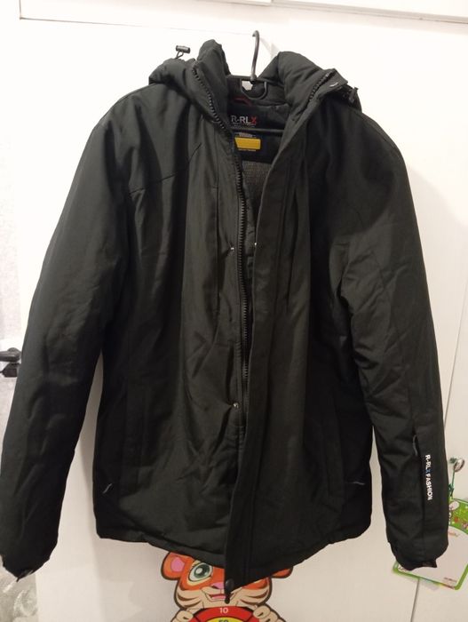 Продам чоловічу зимову куртку 54розмір