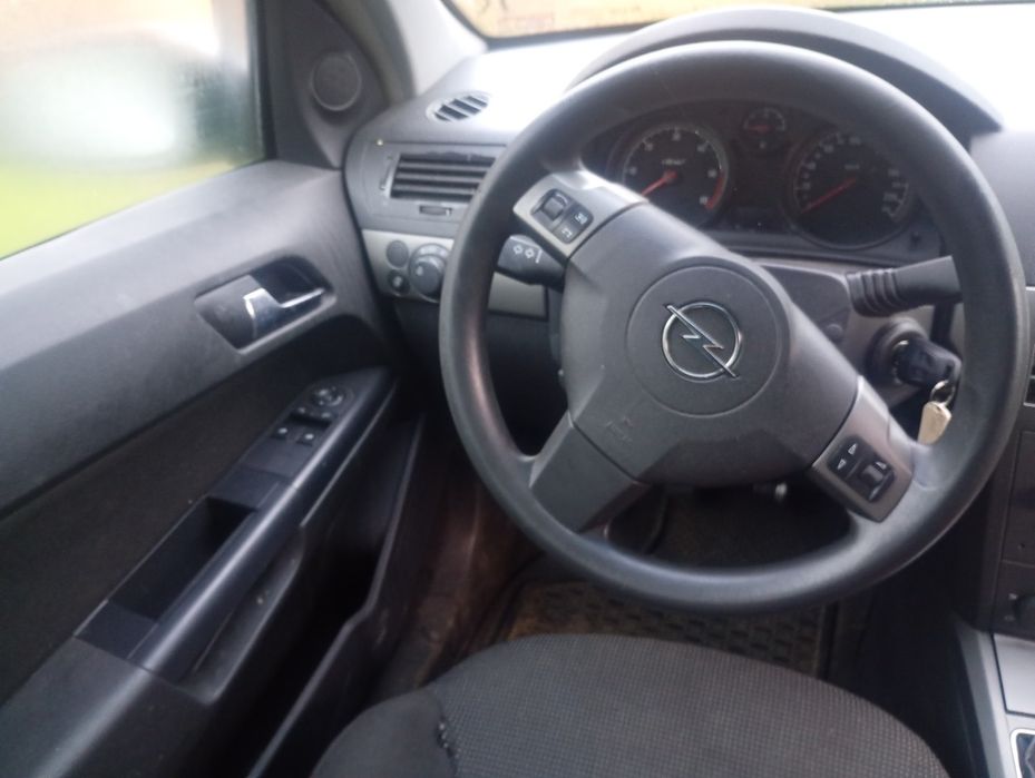 Opel astra 1.8tdci