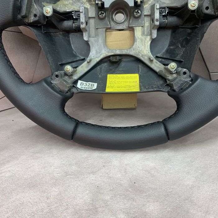 Перетягнутий руль Magentis Karens Маджентис Каренс на обмін