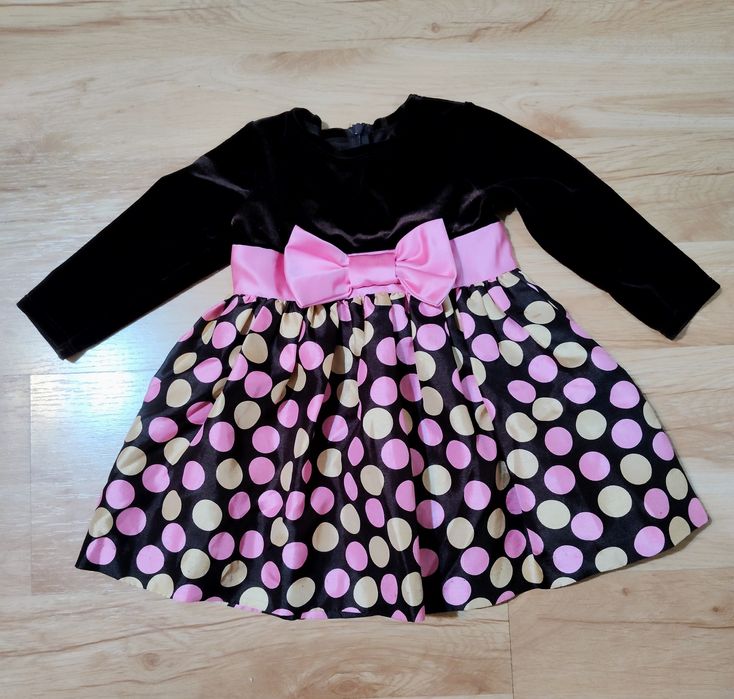 Sukienka odświętna r. 80