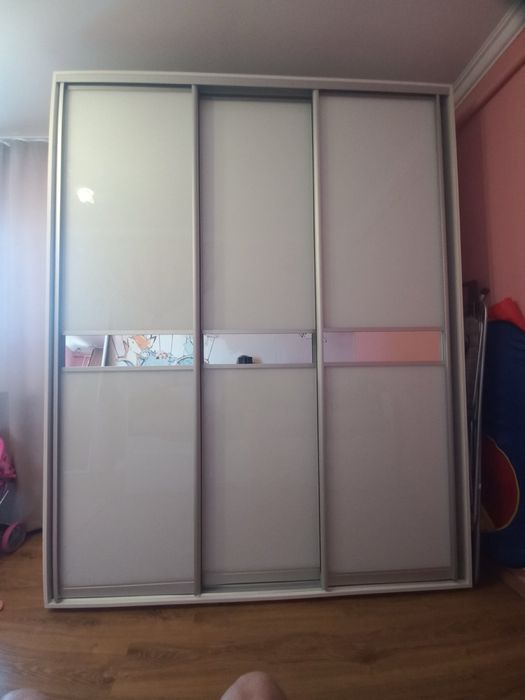 Продаю шафу-купе з дзеркалом