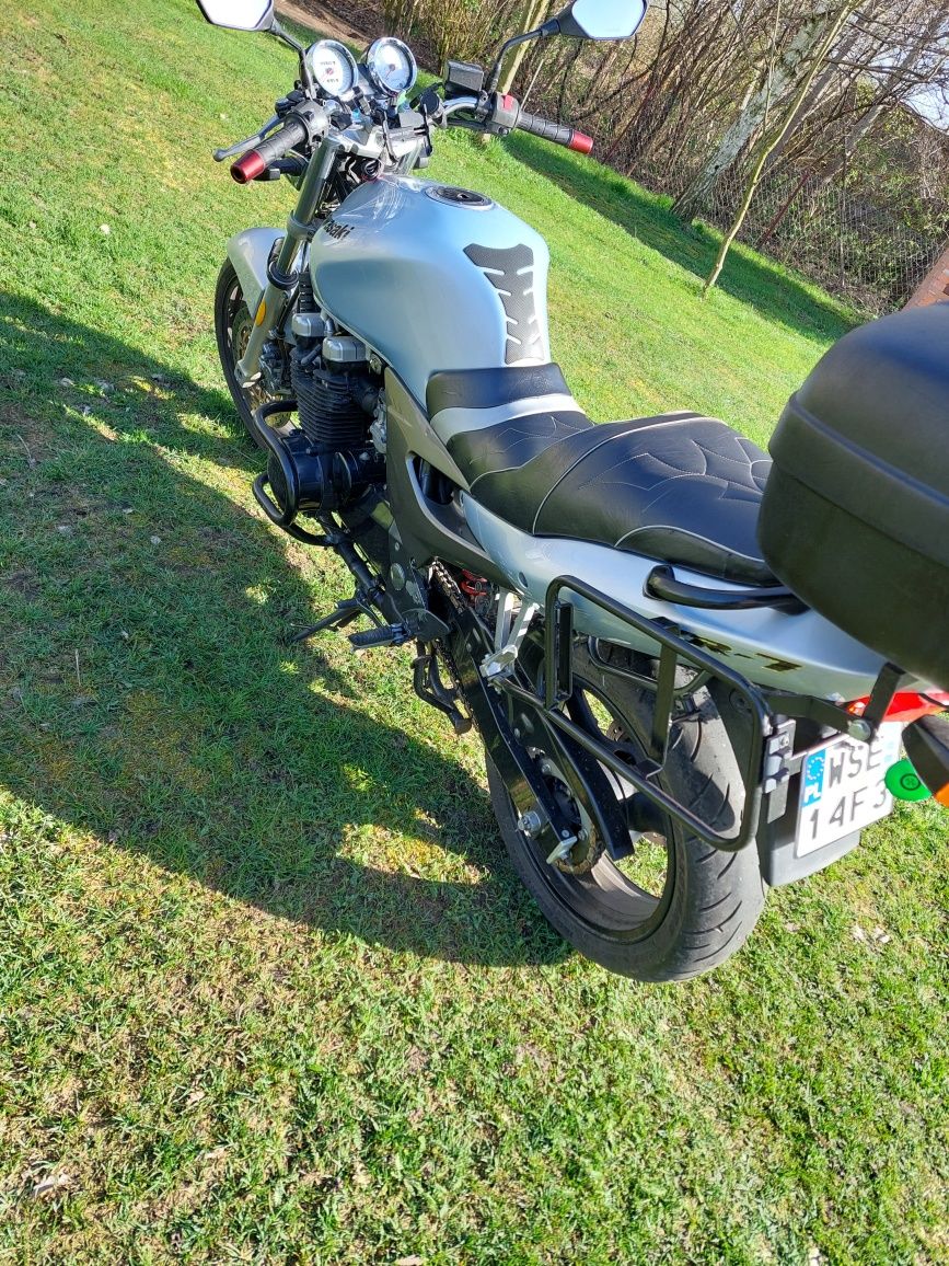 Kawasaki zr7 750 // 2003r