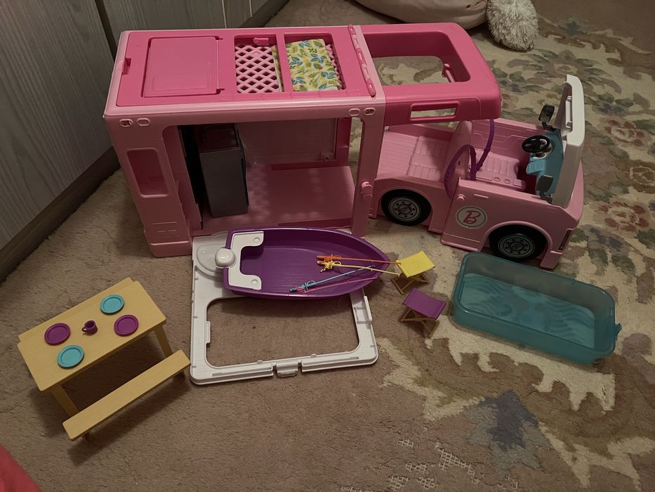 Kamper Barbie z akcesoriami