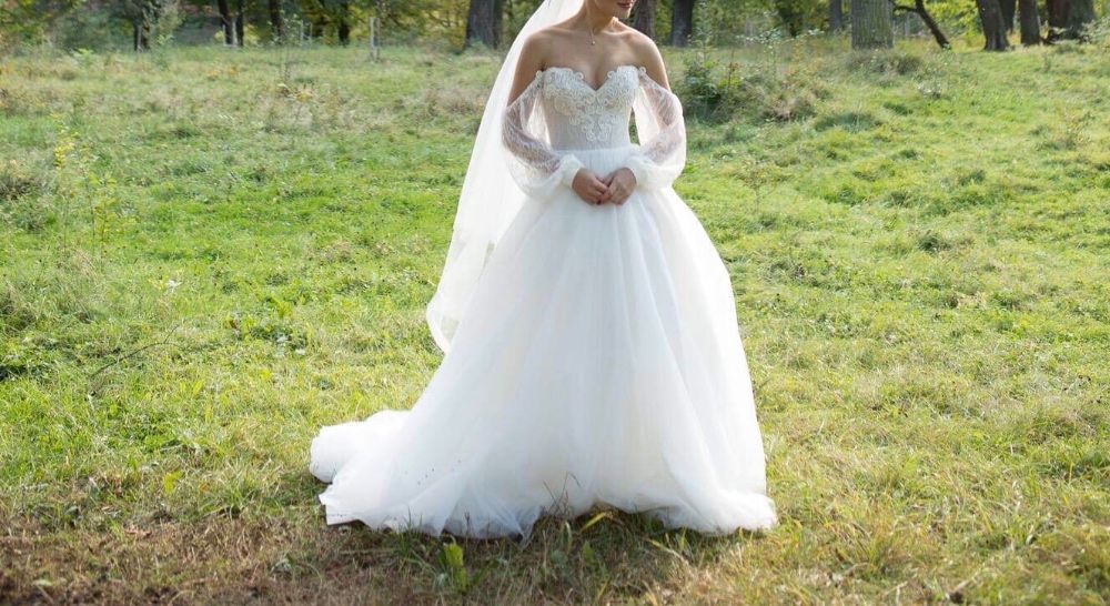 Свадебное платье Anne Mariee с фатой