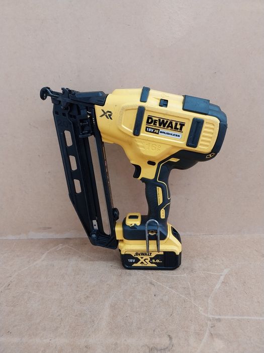 DeWalt DCN660 Gwoździarka Sztyfciarka 16GA 32-63mm 5.0Ah 2018