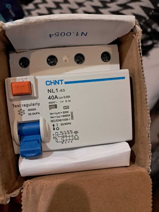 Wyłącznik różnicowo-prądowy Chint NL1-63  230V IP20 4P 63A/30mA