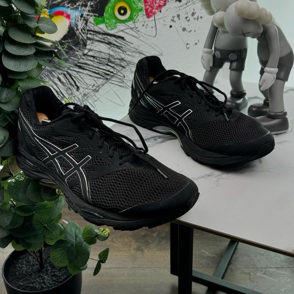 Кросівки Asics Gel Cumulus 50.5 розмір 374