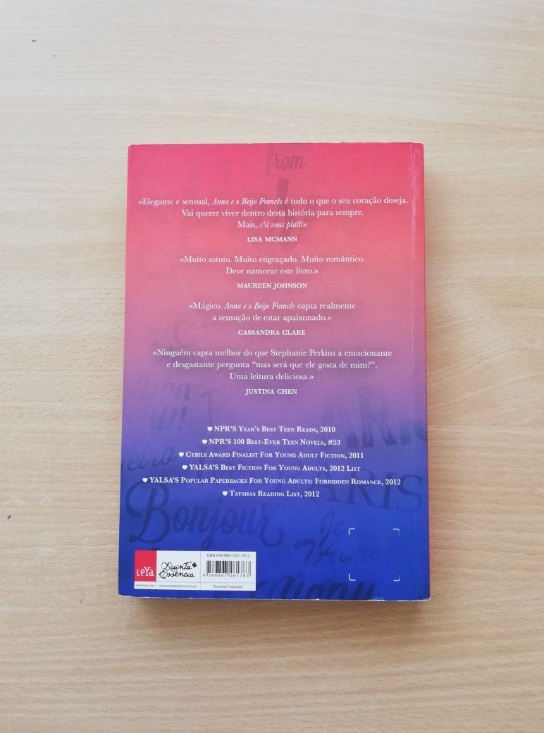 Livro " Anna e o beijo francês" de Stephanie Perkins