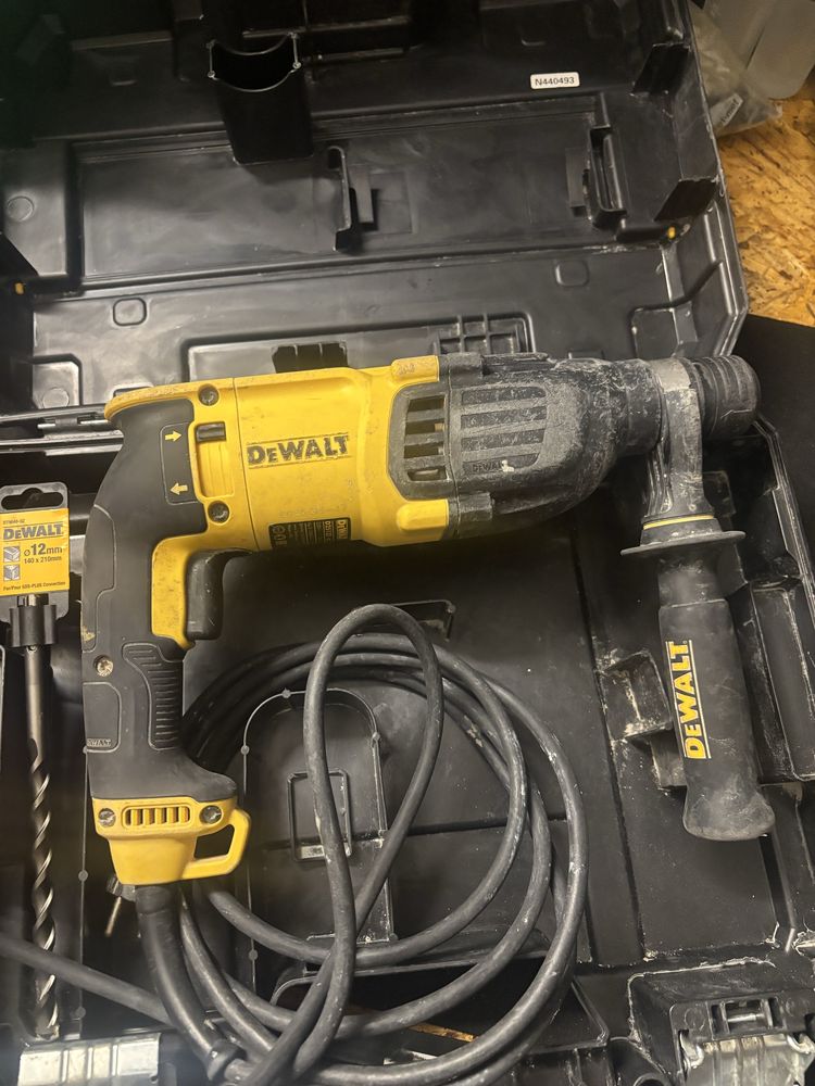 Młotowiertarka DeWalt D25133K-QS SDS-Plus – jak nowa! TYLKO TERAZ!