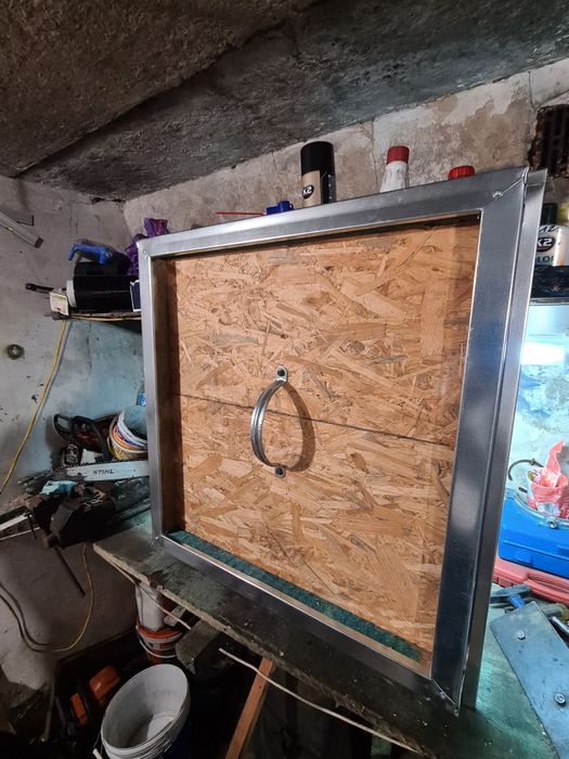 Klapa,wyłaz dachowy na wymiar.