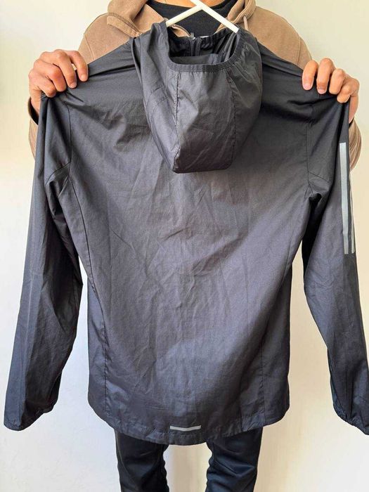 Corta-vento adidas em perfeitas condições, como novo