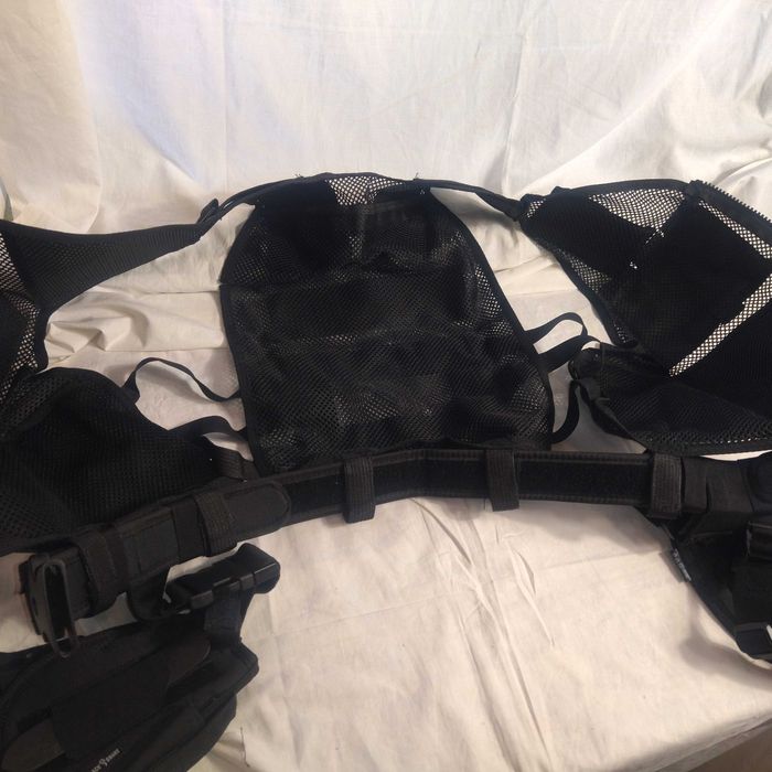 Жилет багатофункціональний тактичний з ременем та кобурами на стегно