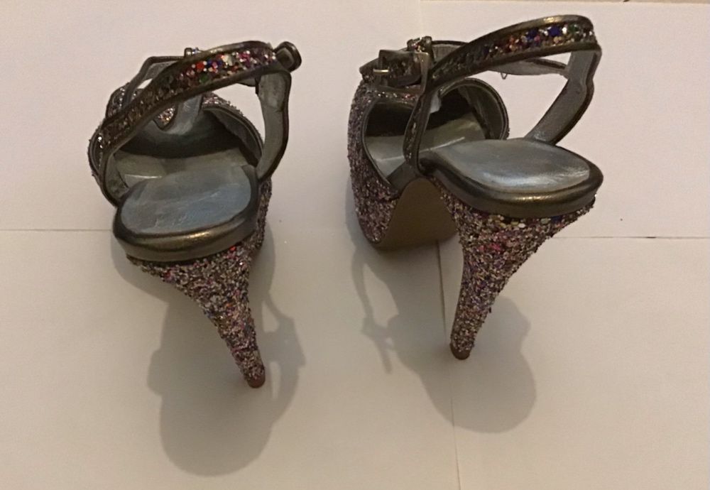 Sandálias de salto haity