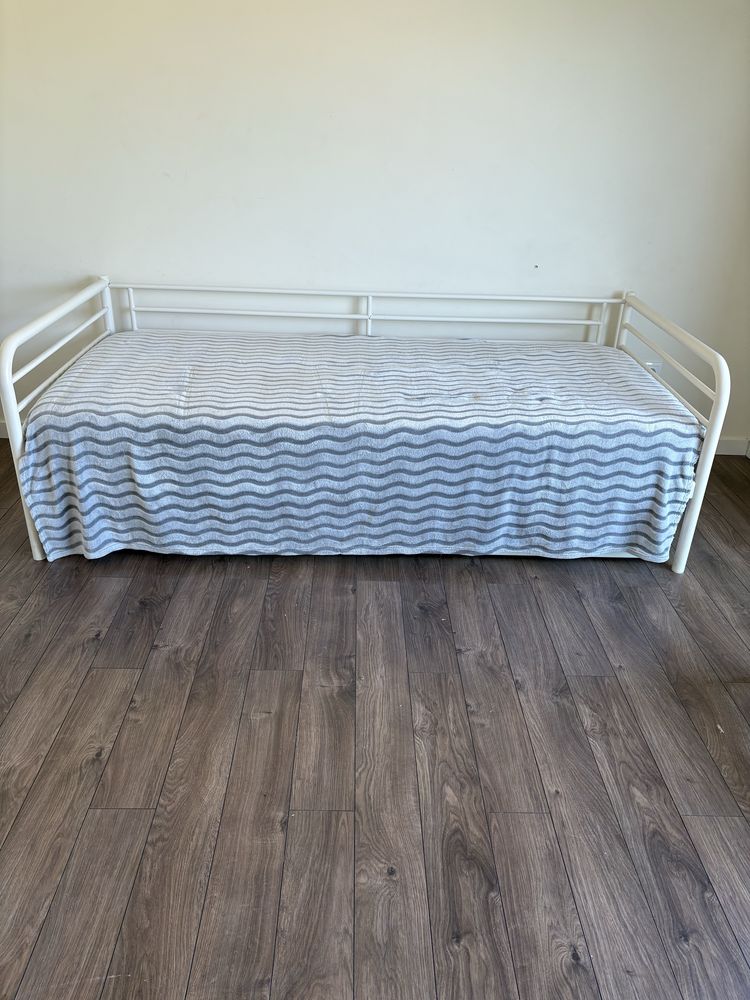 Cama individual de ferro, com cama gaveta
