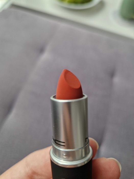 Szminka MAC Cosmetics 316 devoted to chili