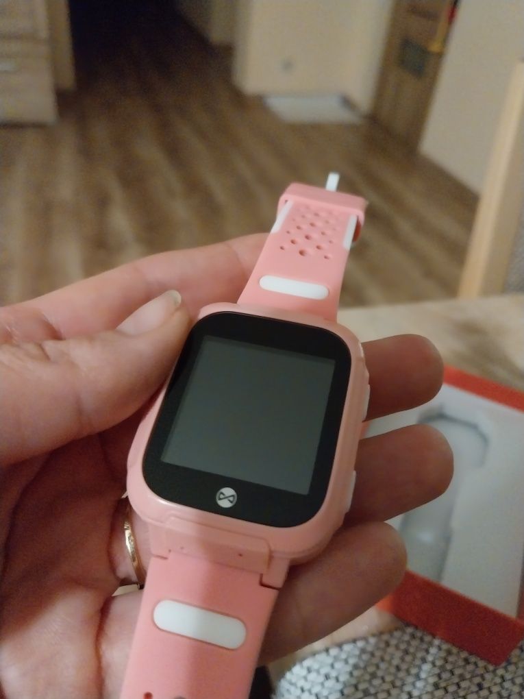 Smartwatch dla dziewczynki FOREVER FIND ME 2
