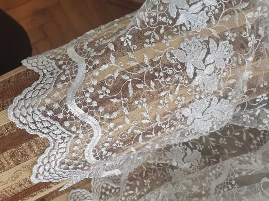 Тюль біла з голубим відтінком