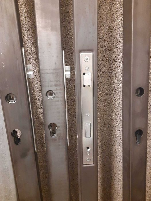 Słupek, belka furtki H 1500, 40x40 + zamek ZW22