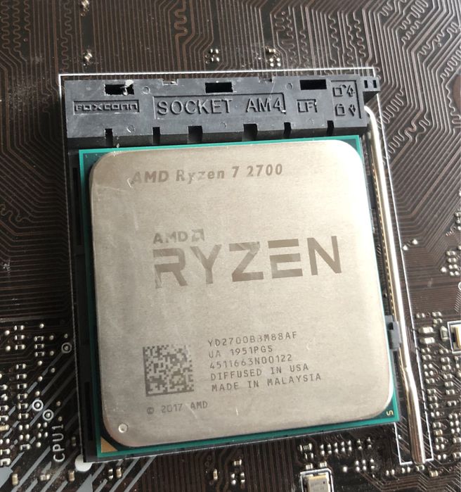Procesor AMD Ryzen 2700 8 cores, AM4, Wraith Prism, Wawa