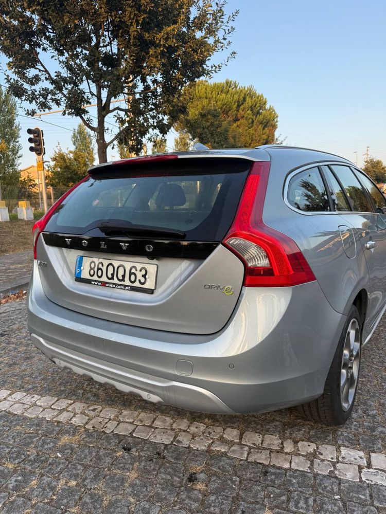 Volvo V60 Edrive D2
