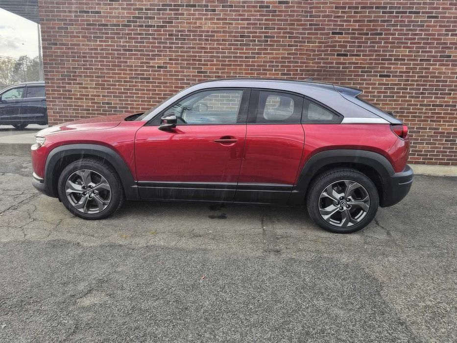 Mazda MX-30 Premium Plus      2022