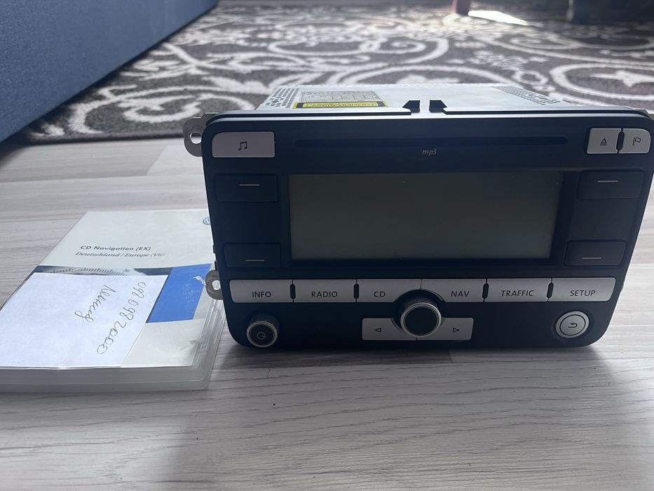 Штатна автомагнітола Volkswagen Passat