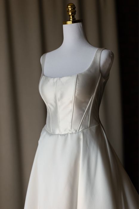 Gładka suknia ślubna Anne-Mariee model Verona