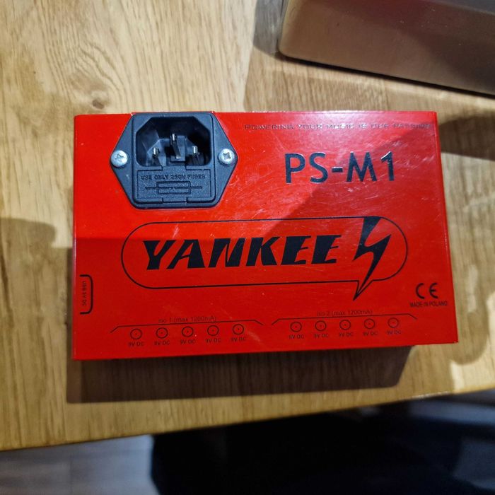 Zasilacz gitarowy 9 V Yankee PS-M1