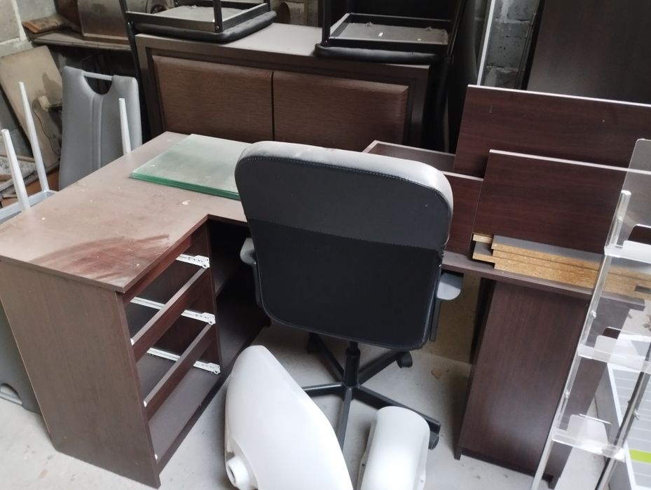 Meble biurowe w stanie dobrym