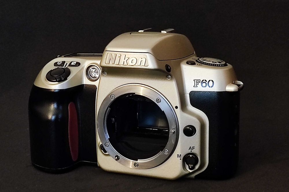 Câmara Nikon F60 Analógica (corpo)