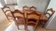 Mesa de Cozinha com cadeiras e movel TV