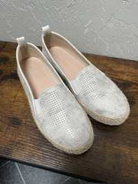 Jasne balerinki espadryle