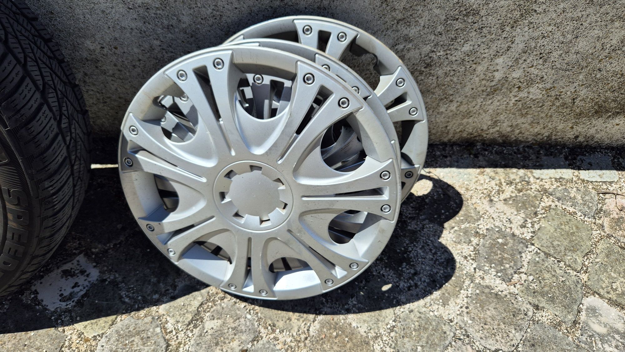 Conjunto jantes, pneus e tampoes citroen 185 65 R15