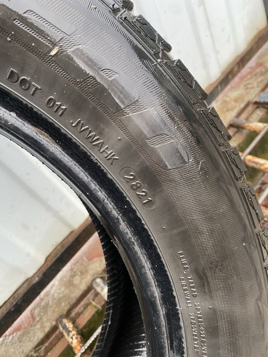 Пара зимових шин 215/60 р 17 2021 року