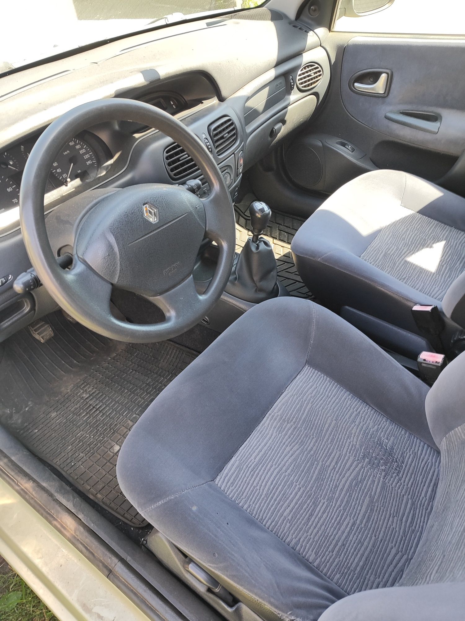 Renault Megane I 1.4 benzyna 2002r
