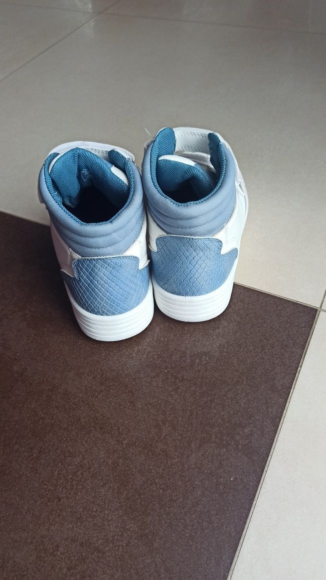 Sneakersy buty skórzane za kostkę r. 33 nowe z metką Deichmann