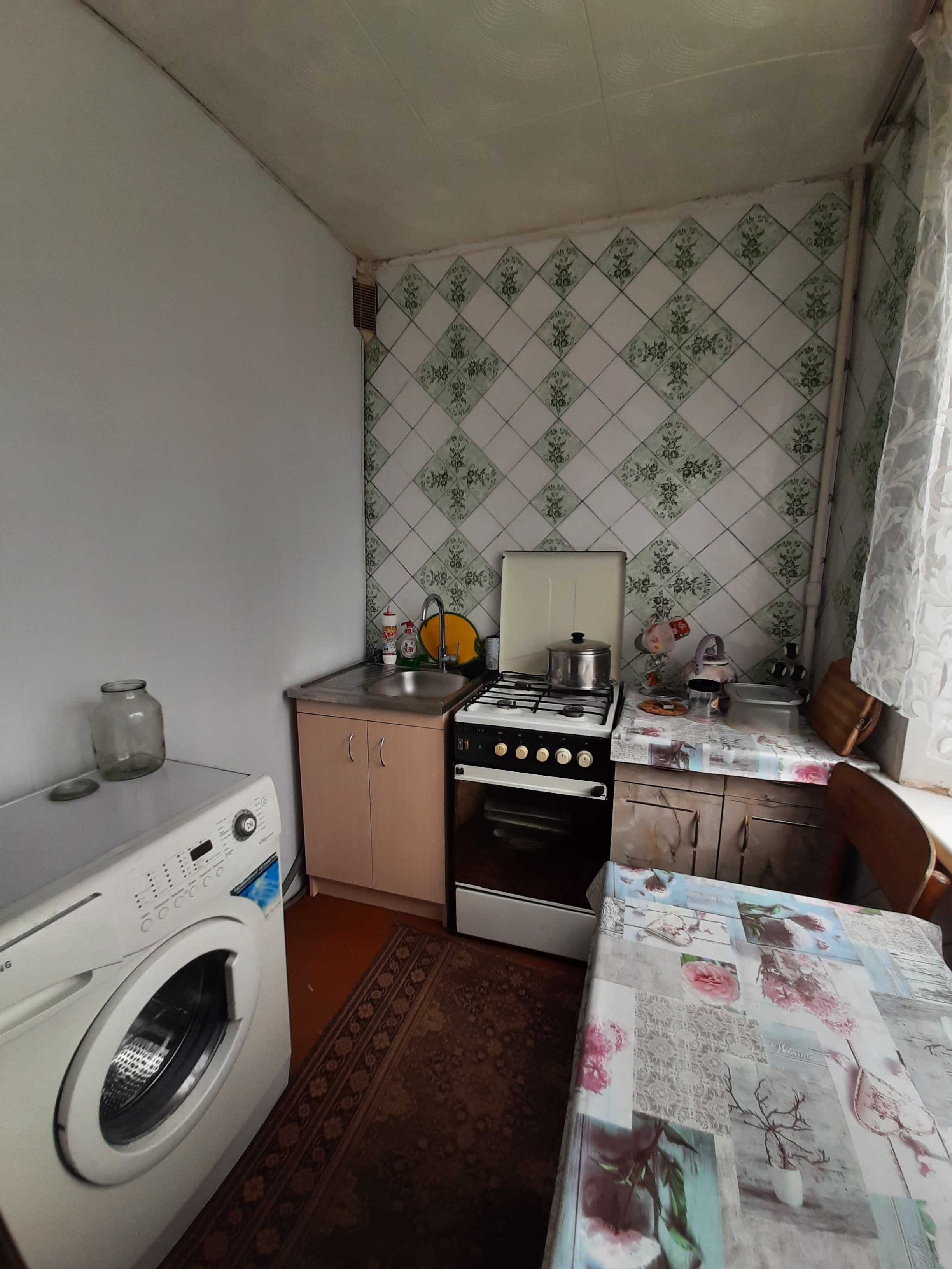 СРОЧНО! Продам 2 комнатную квартиру в  центре Чугуева